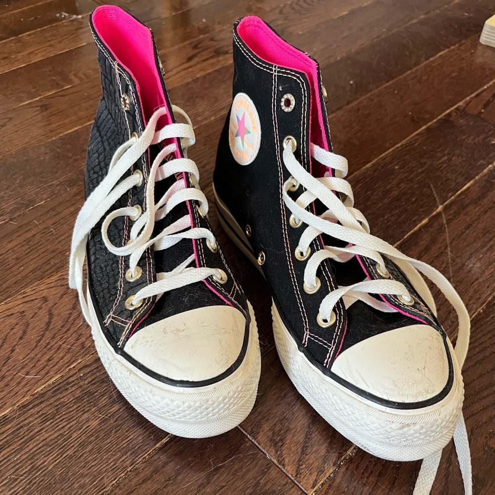 Converse with platform size 8